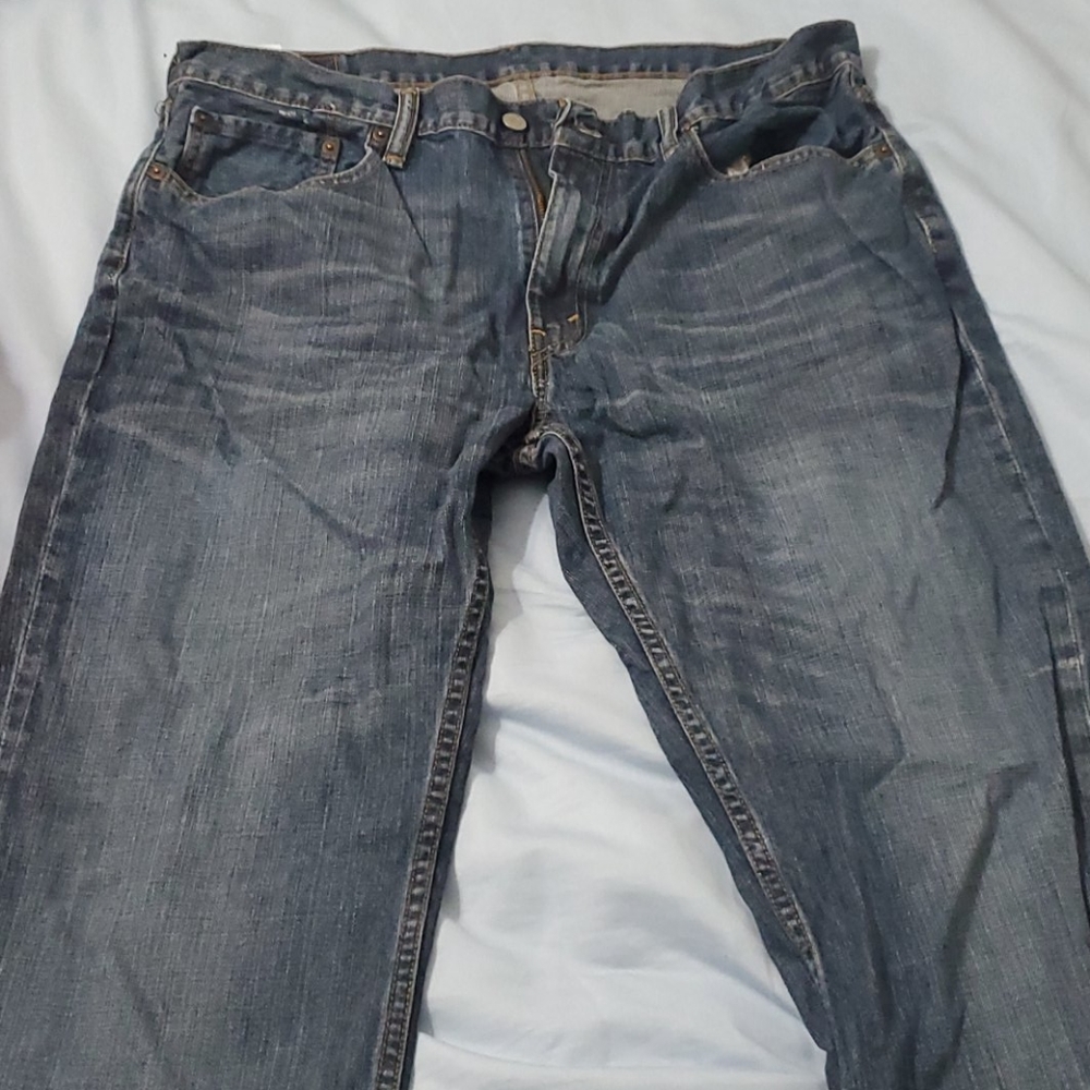 Levi jeans 36x32 like new. Style 559